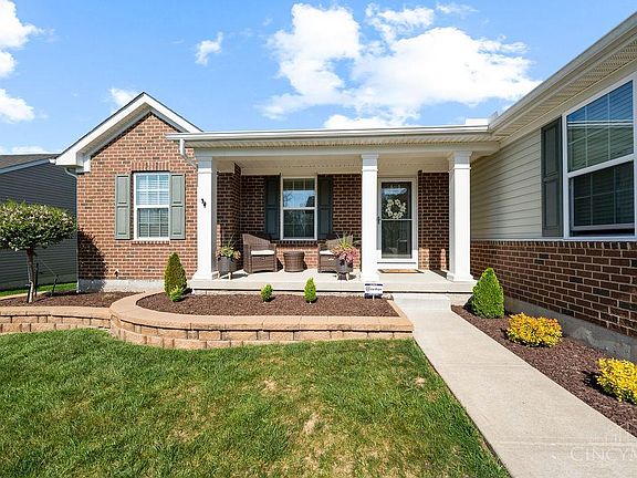2nd image of 8029 Valley Crossing Dr