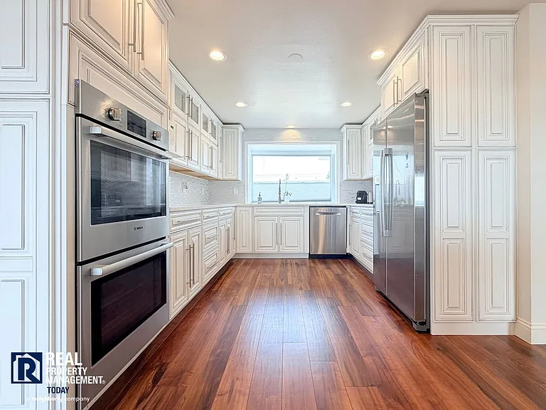 1726 N Jackson Ave — Photo 5