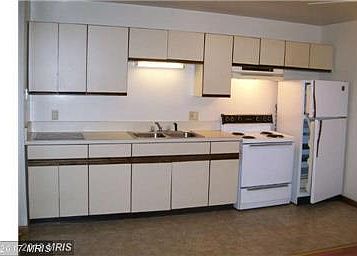 3rd image of 17 N Washington St APT 2