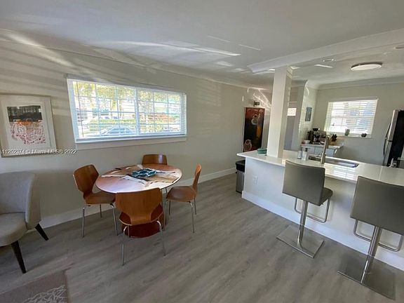 2nd image of 633 NE 2nd Ave APT 5