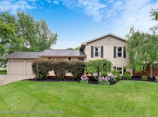 602 Connemara Rd, Eaton Rapids, MI 48827