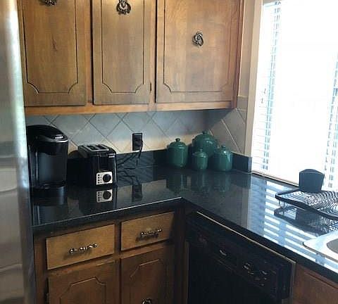 5th image of 526 Shiloh Dr