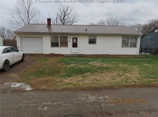 121 Howard St, New Haven, WV 25265