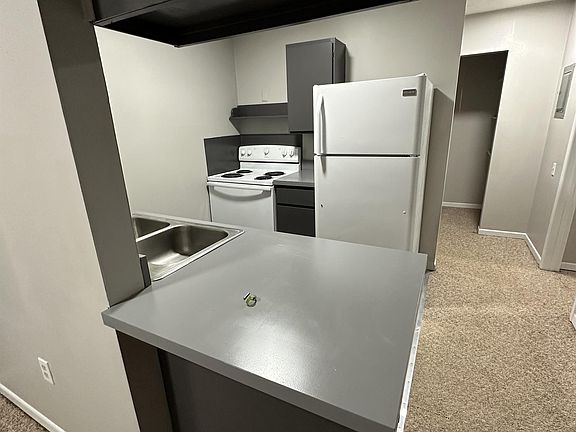 2nd image of 308 Windsor St #10951314
