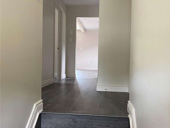 5th image of 28 Quarry Dr