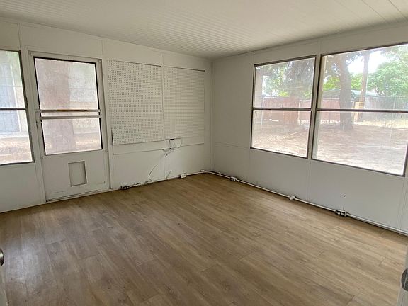 4th image of 172 N Alessandro Ave