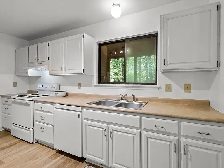 103 Hidden Valley Dr — Photo 10