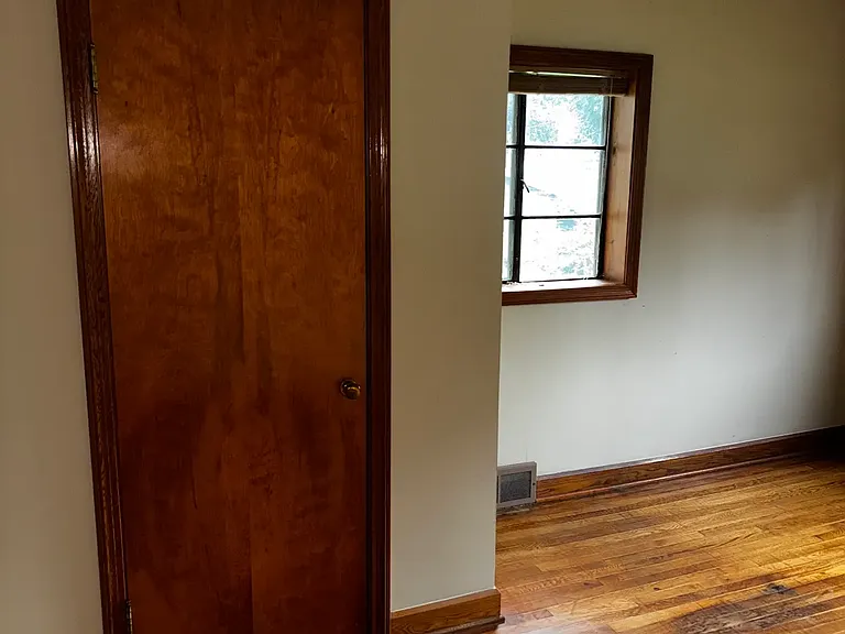 224 10th St NW — Photo 8