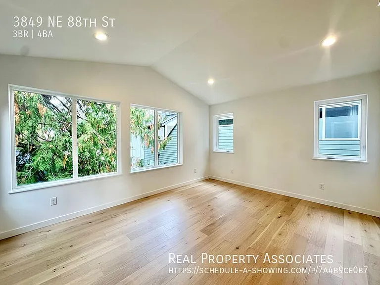 3849 NE 88th St — Photo 24