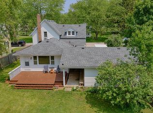 411 W Shannon St, Elburn, IL 60119