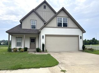 301 Starlyn Ave, New Albany, MS 38652