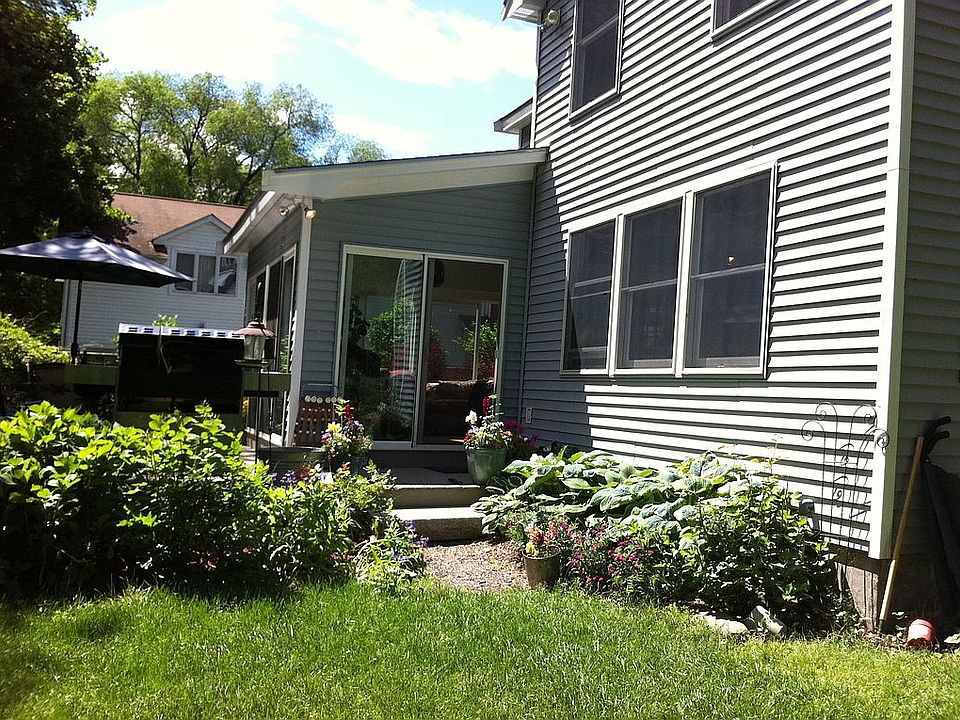 2nd image of 15 Chauncy Cir
