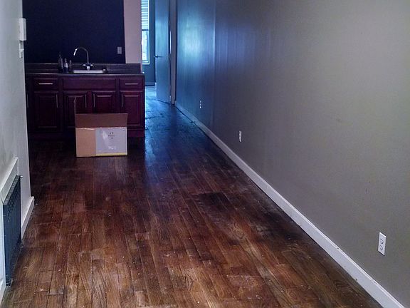 5th image of 355 Chauncey St APT 1R