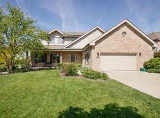 8966 Oxford St, Woodridge, IL