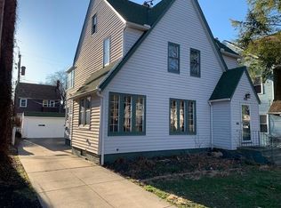 1064 Oxford Rd, Cleveland Heights, OH 44121