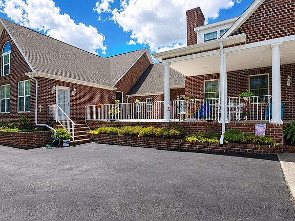 2nd image of 6655 Birchwood Pl