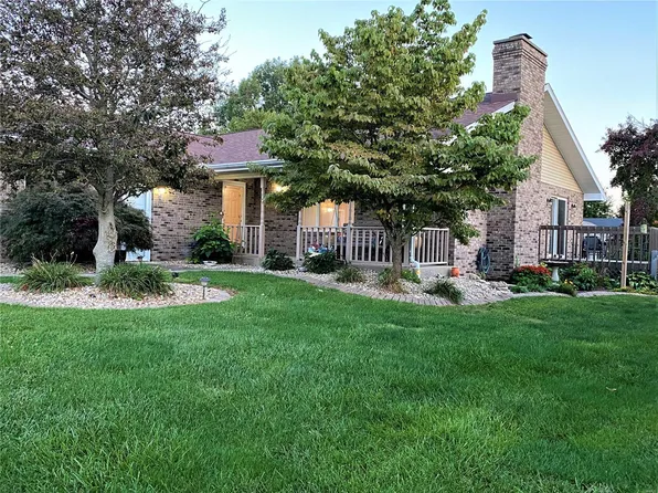 26 Berry Patch Ln, Glen Carbon, IL 62034