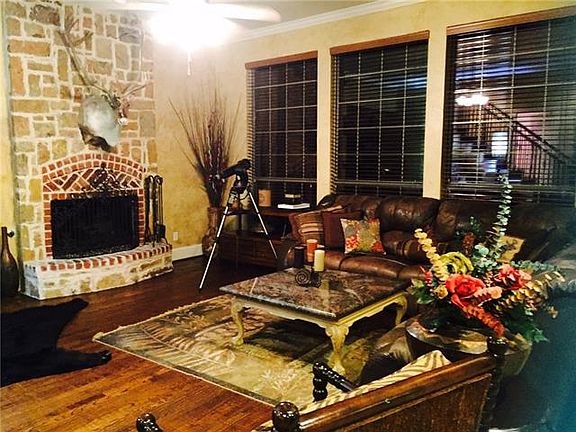 4th image of 708 Bluffwood Ave
