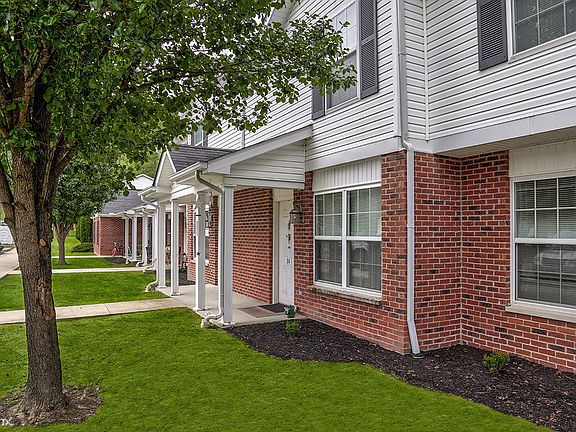 Paint Lick/Station apartments