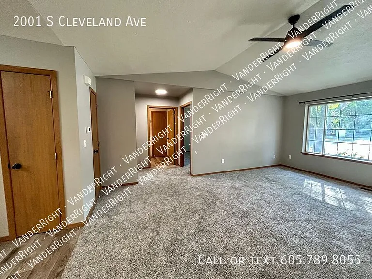 2001 S Cleveland Ave — Photo 5