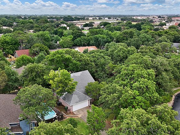 3rd image of 3208 Hickory Ct