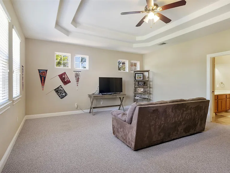 5600 Laguna Cliff Ln — Photo 15