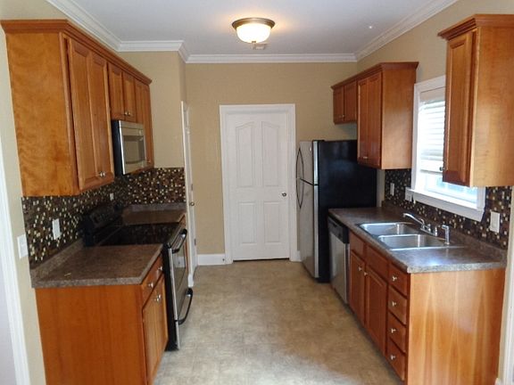 4th image of 4731 Scottish Dr