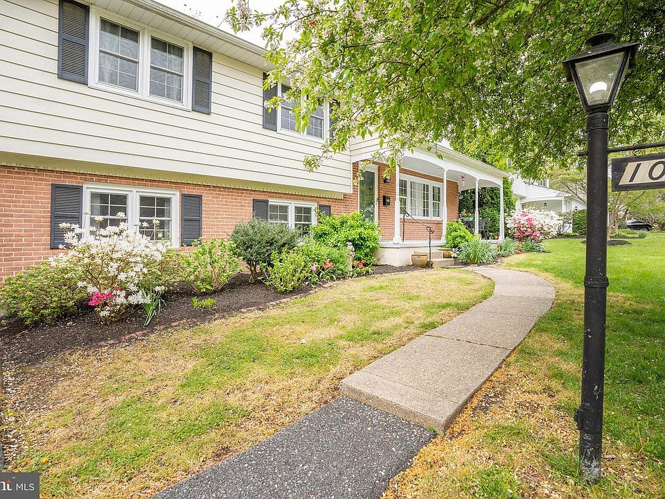 1st image of 104 Dickinson Ln