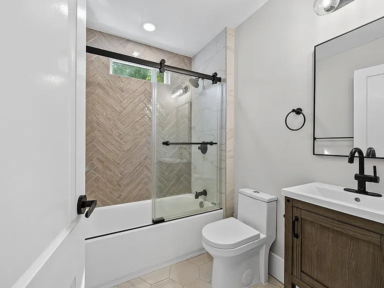 10 Amherst Ave — Photo 9