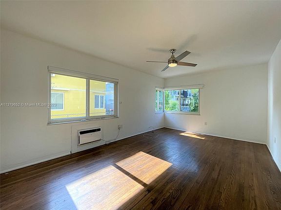 3rd image of 955 Bay Dr APT 6
