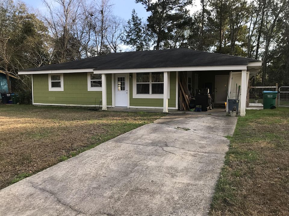 1st image of 220 Woodland Cir