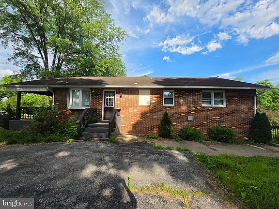 4th image of 3023 New York Ave