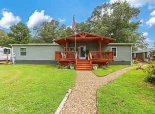 530 Douglas Ln, Camden, TN 38320