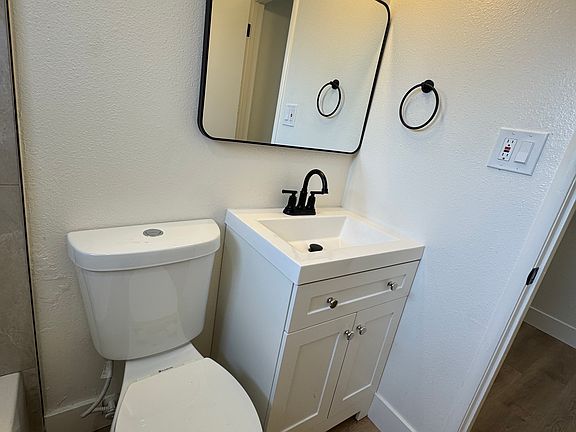 5th image of 2100 N Mora Ct