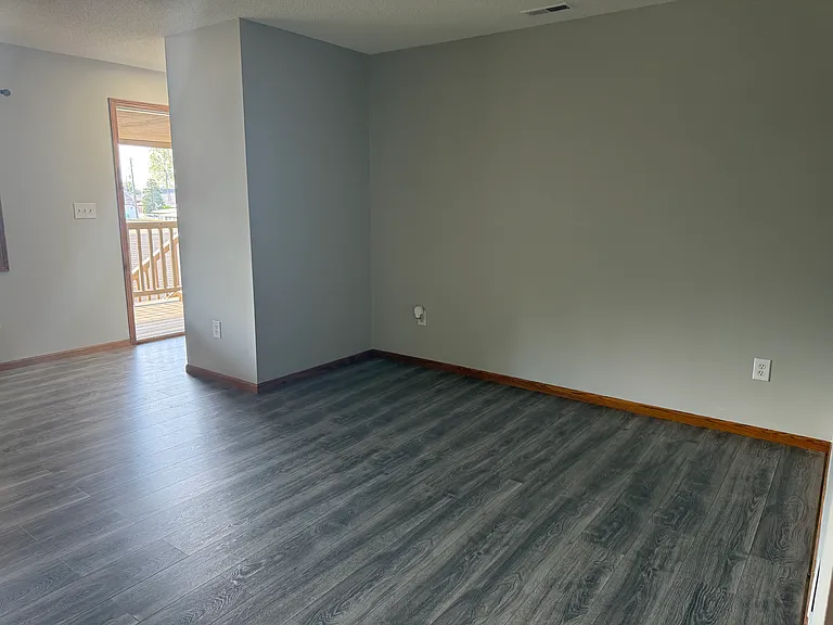 1687 S Riverside Ave #9 — Photo 9