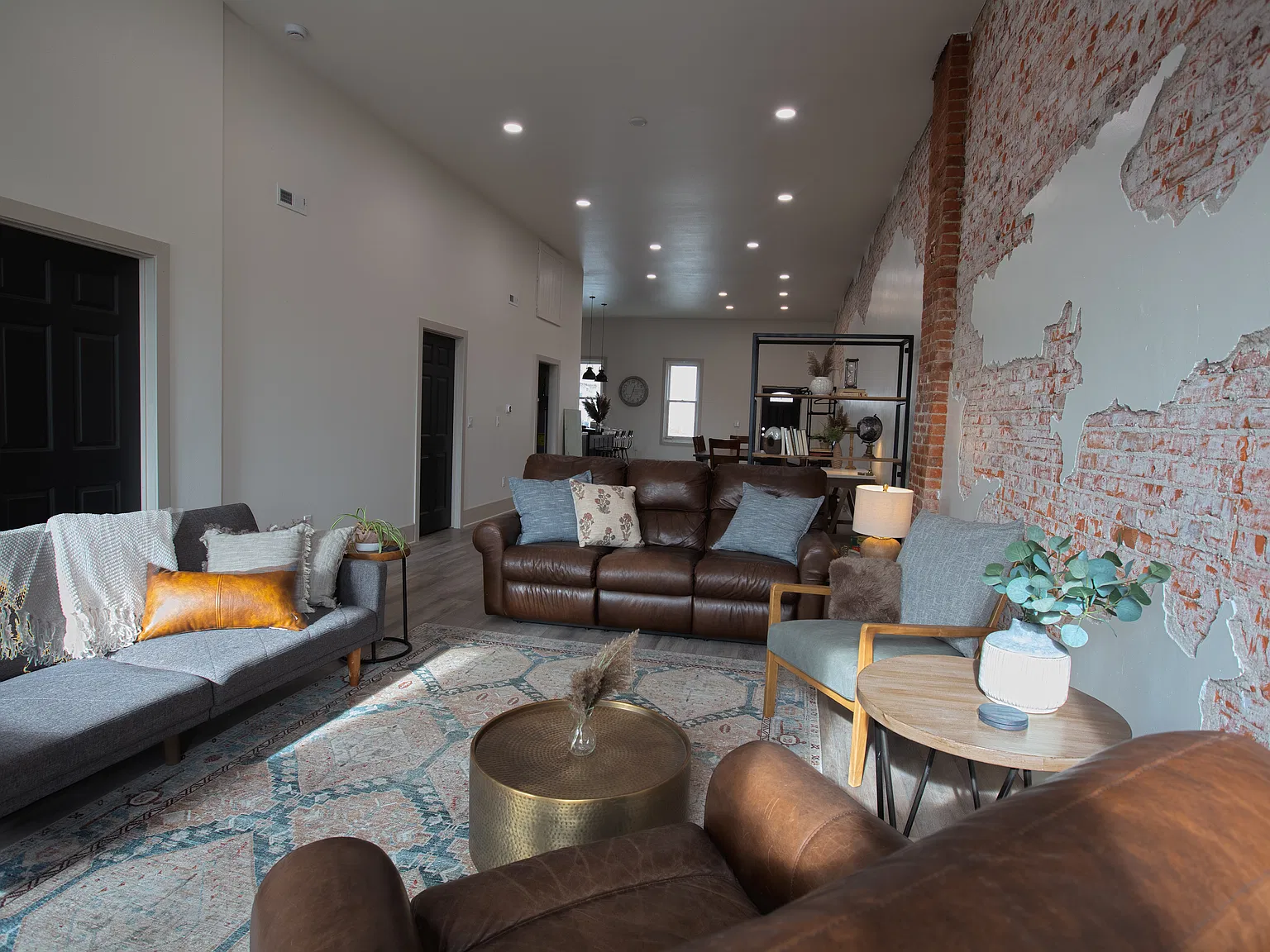 2 bed, 1500 sqft, $1,650 — Photo 3
