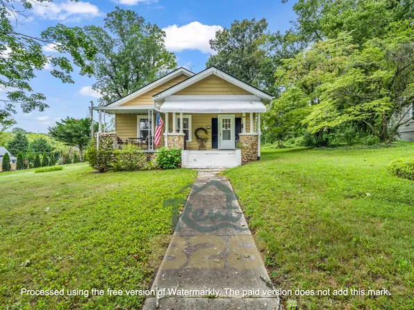521 N Oak St, Hendersonville, NC 28739