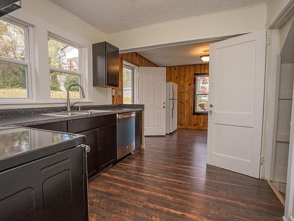 2nd image of 4313 Garden Dr