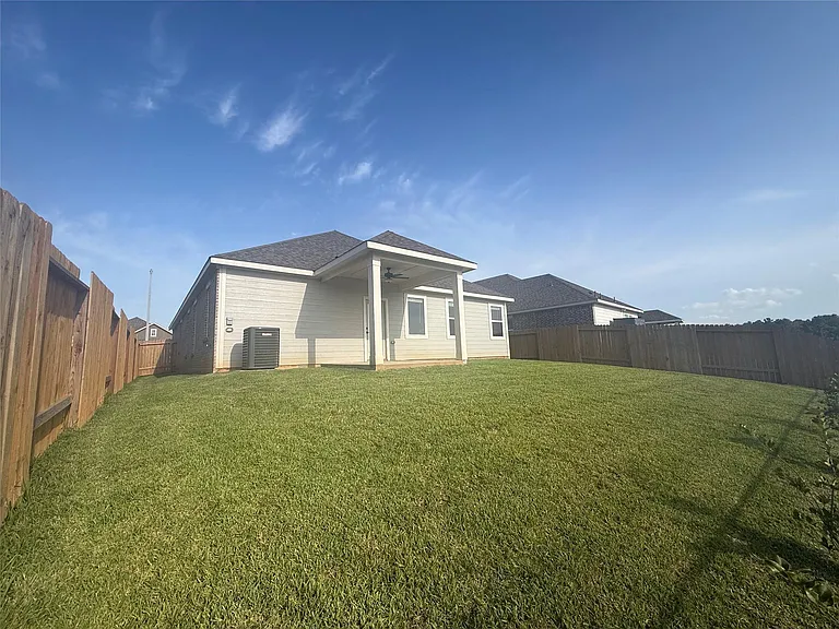 15683 Honey Cove Dr — Photo 2