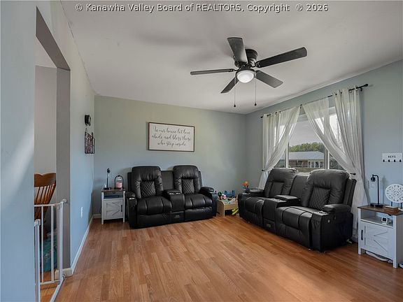 4th image of 1452 Clearview Heights Rd