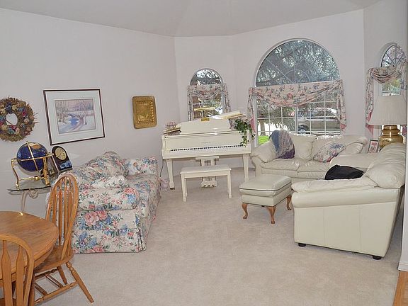 Formal living