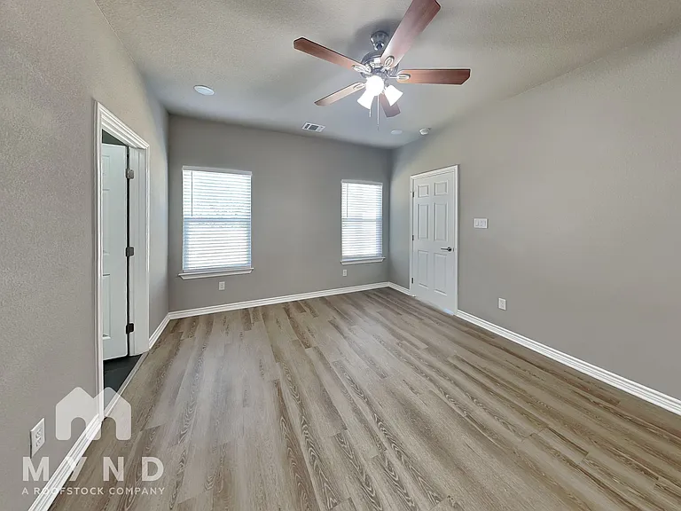 5621 Van Horn Dr — Photo 9