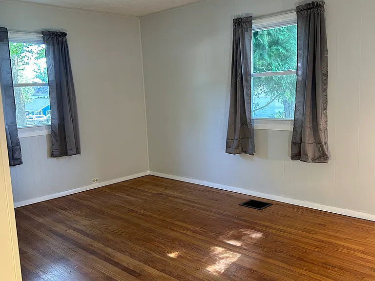 502 Center St — Photo 7