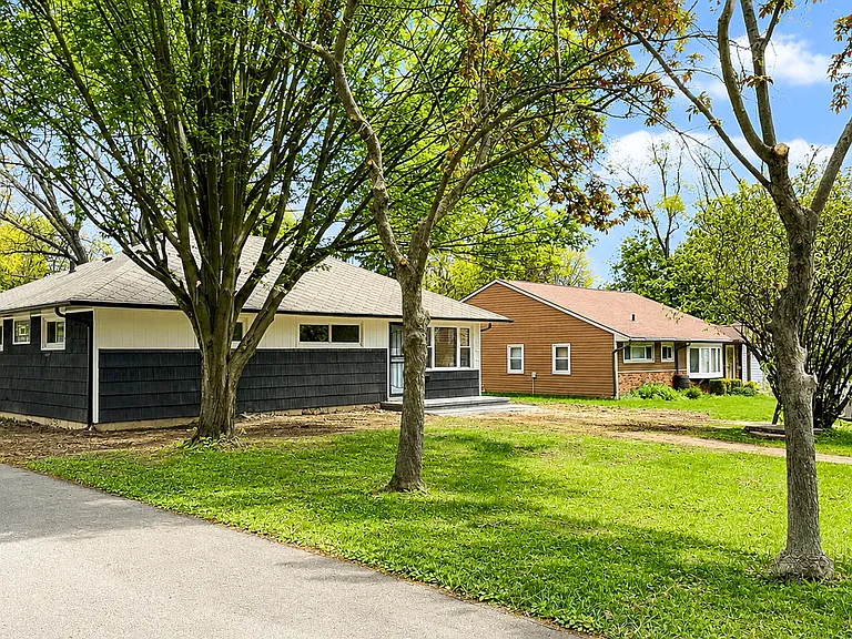 1334 Miller Ave — Photo 3