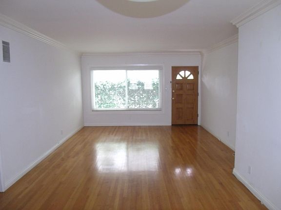 3rd image of 1801 N Harvard Blvd