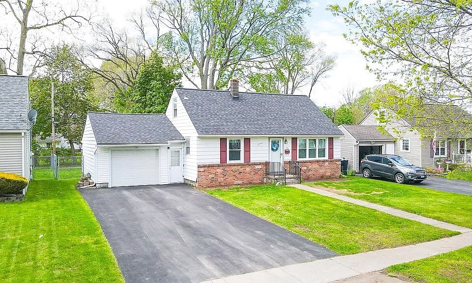 1st image of 127 Newton Rd