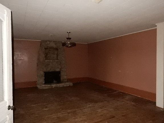 3rd image of 410 S College St
