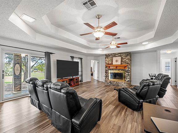 5th image of 215 Lajuana Dr