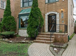 2931 W Fitch Ave, Chicago, IL 60645
