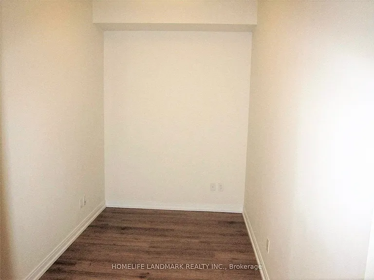 181 Village Green Sq #2216 — Photo 7